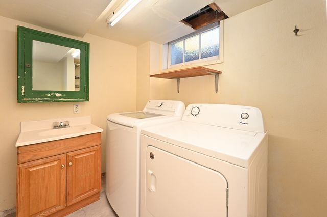 6502 27th Avenue NE, Seattle, WA 98115