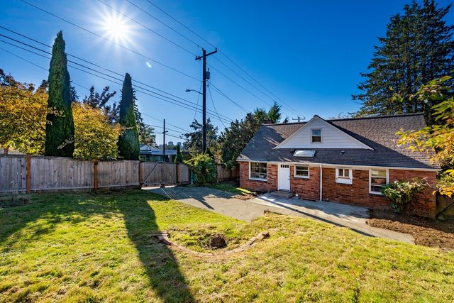 6502 27th Avenue NE, Seattle, WA 98115