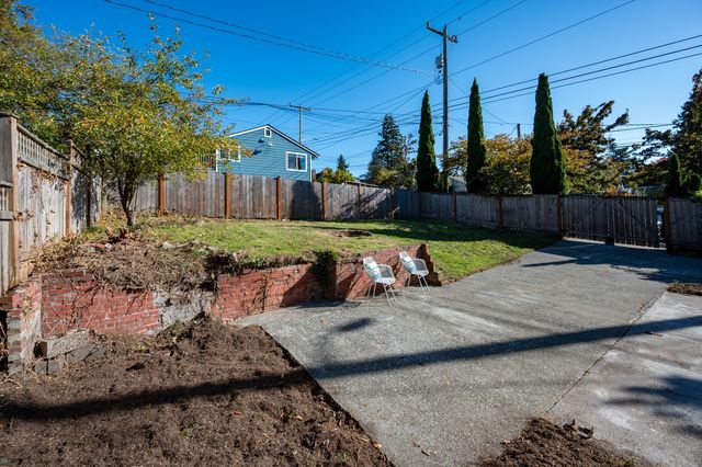 6502 27th Avenue NE, Seattle, WA 98115