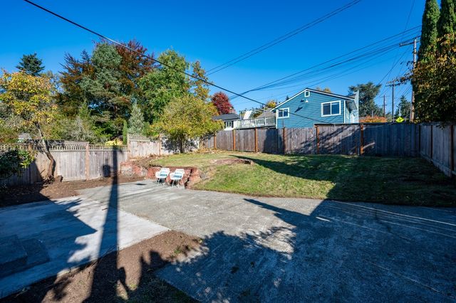 6502 27th Avenue NE, Seattle, WA 98115