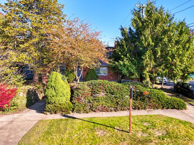 6502 27th Avenue NE, Seattle, WA 98115