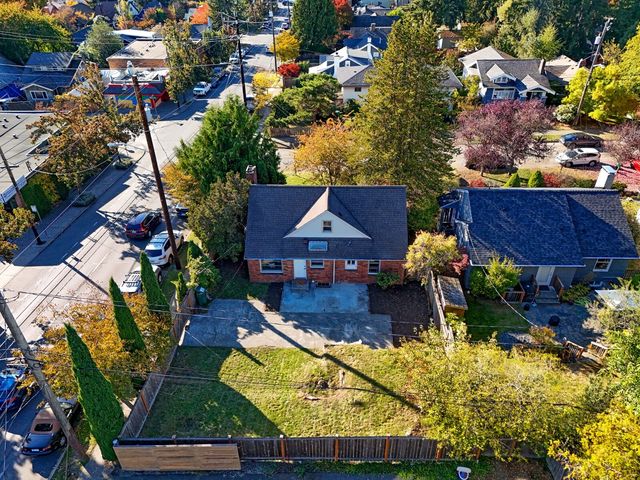 6502 27th Avenue NE, Seattle, WA 98115