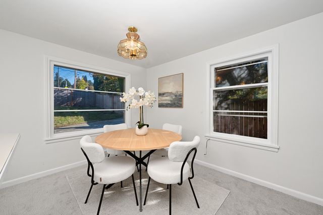 6502 27th Avenue NE, Seattle, WA 98115