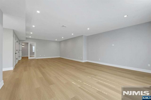8 Ann Street, Old Tappan, NJ 07675