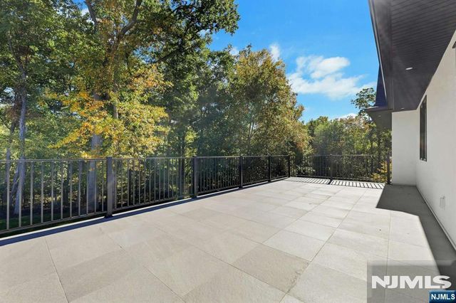 8 Ann Street, Old Tappan, NJ 07675