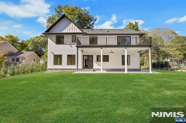 8 Ann Street, Old Tappan, NJ 07675