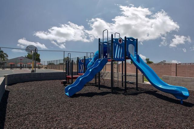 900 E Rankin Road 5, Tulare, CA 93274