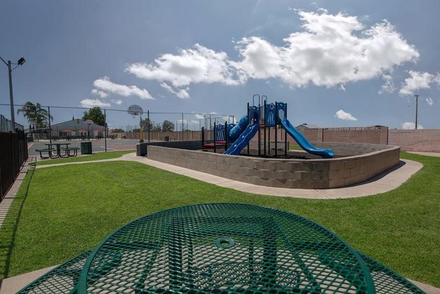 900 E Rankin Road 5, Tulare, CA 93274