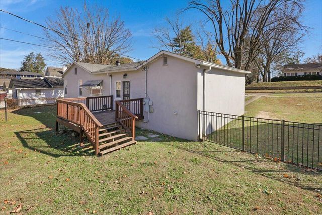 606 Holly Avenue, South Pittsburg, TN 37380