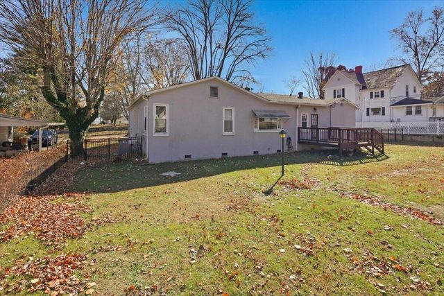 606 Holly Avenue, South Pittsburg, TN 37380