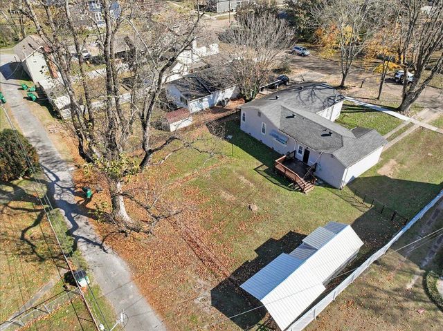606 Holly Avenue, South Pittsburg, TN 37380