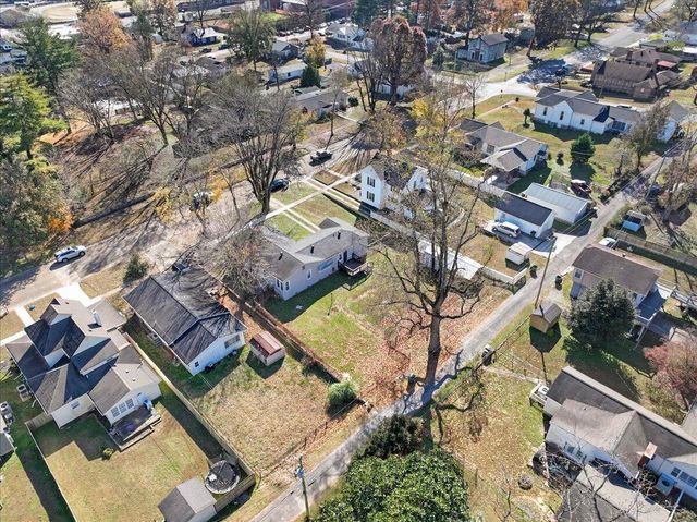 606 Holly Avenue, South Pittsburg, TN 37380