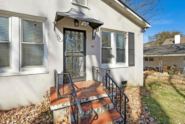 606 Holly Avenue, South Pittsburg, TN 37380