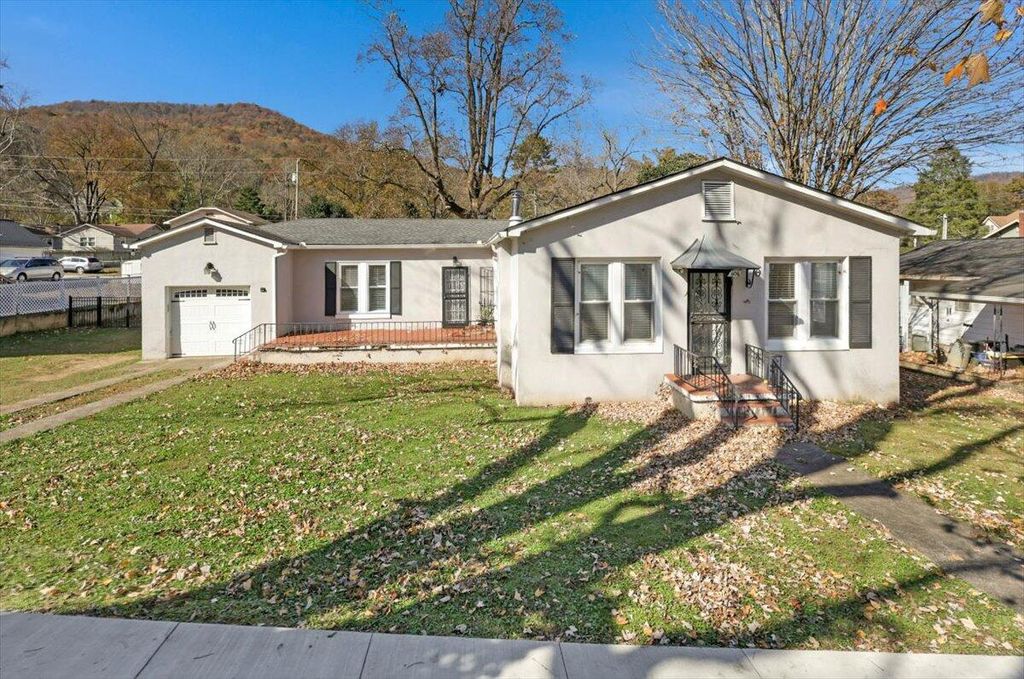 606 Holly Avenue, South Pittsburg, TN 37380