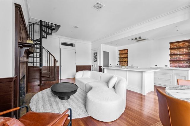 320 Tappan 2, Brookline, MA 02445