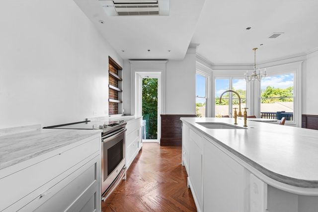 320 Tappan 2, Brookline, MA 02445