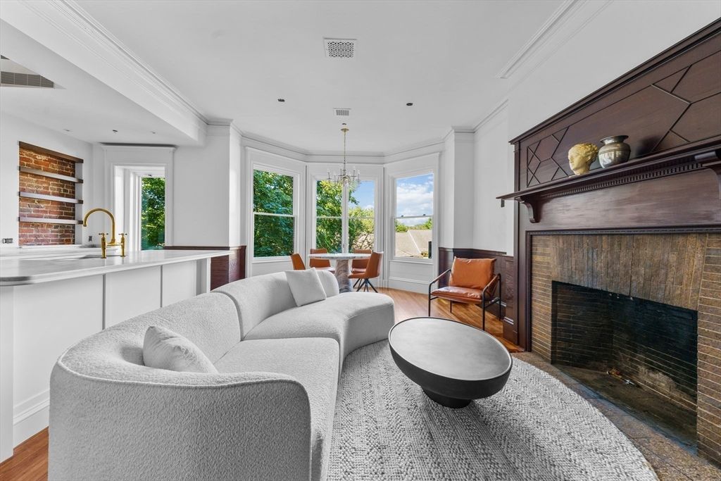 320 Tappan 2, Brookline, MA 02445