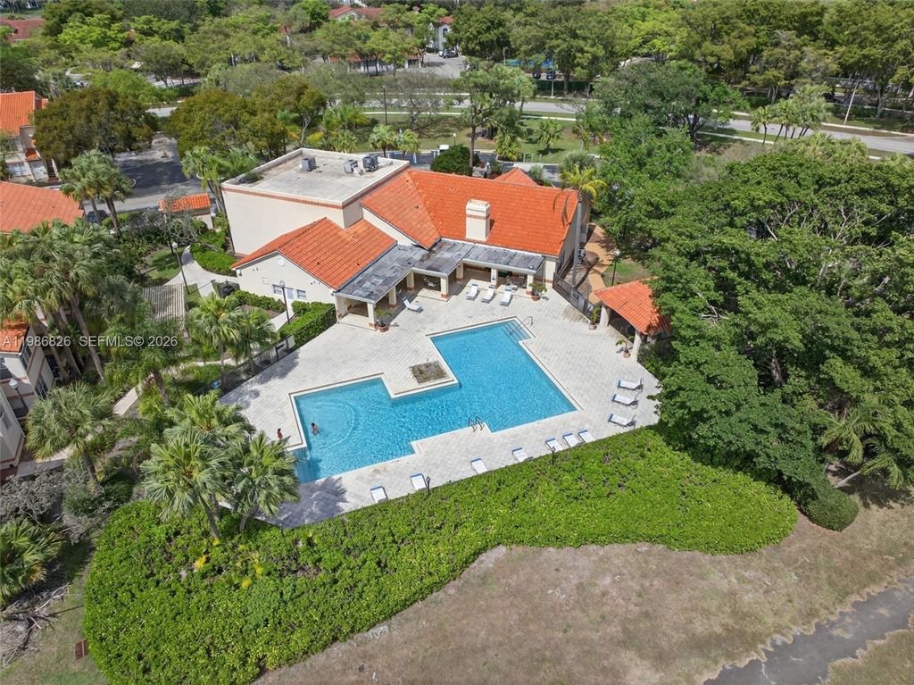 3400 N Pinewalk Dr N 923, Margate, FL 33063