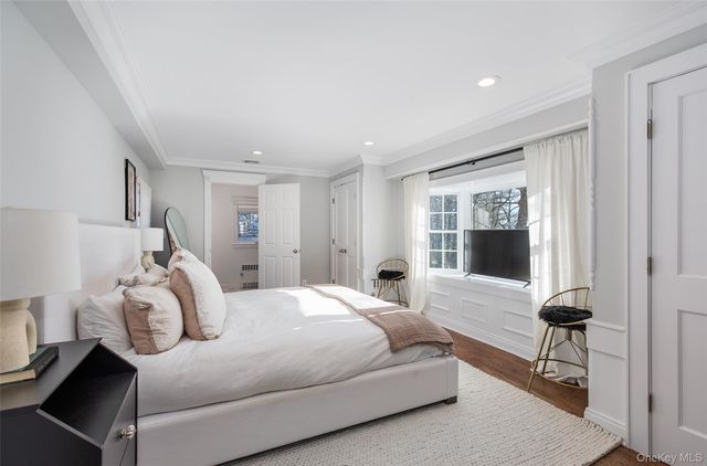 25 Roxbury Road, Scarsdale, NY 10583