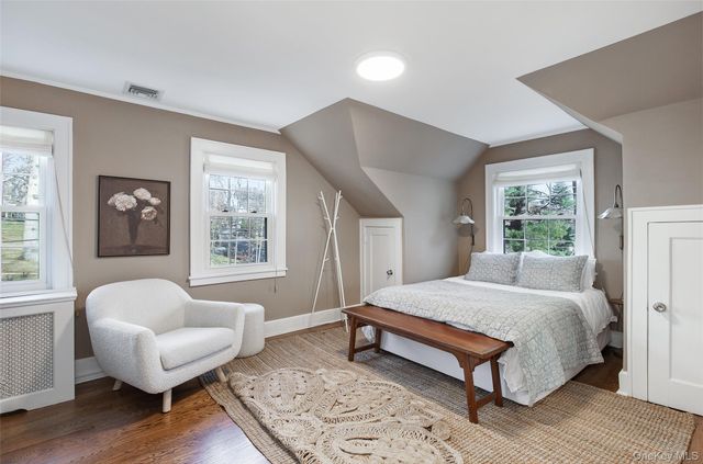 25 Roxbury Road, Scarsdale, NY 10583