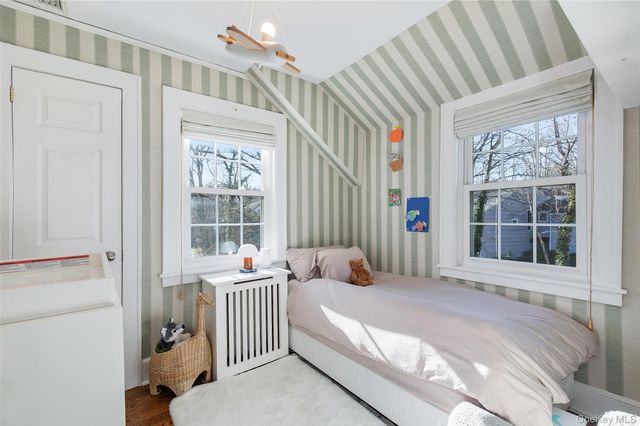 25 Roxbury Road, Scarsdale, NY 10583