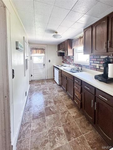 1510 Paris Ave, Hannibal, MO 63401