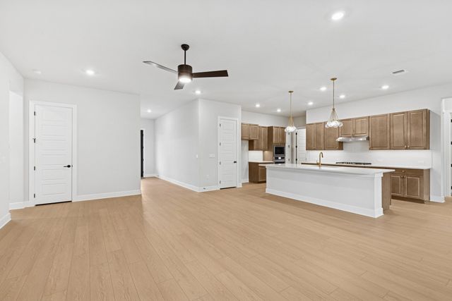 388 Rees Landing RD, Spicewood, TX 78669