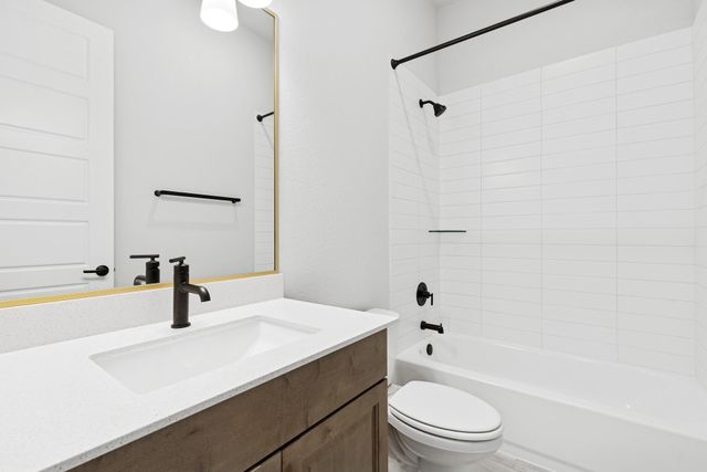 388 Rees Landing RD, Spicewood, TX 78669