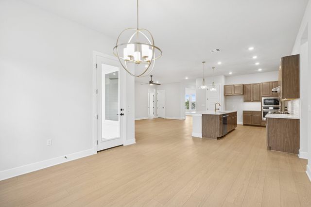 388 Rees Landing RD, Spicewood, TX 78669