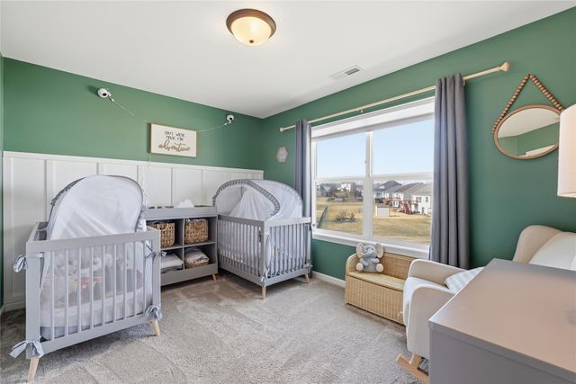 3014 Hillsboro Drive SW, Cedar Rapids, IA 52404