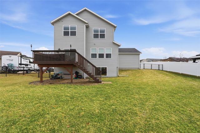 3014 Hillsboro Drive SW, Cedar Rapids, IA 52404