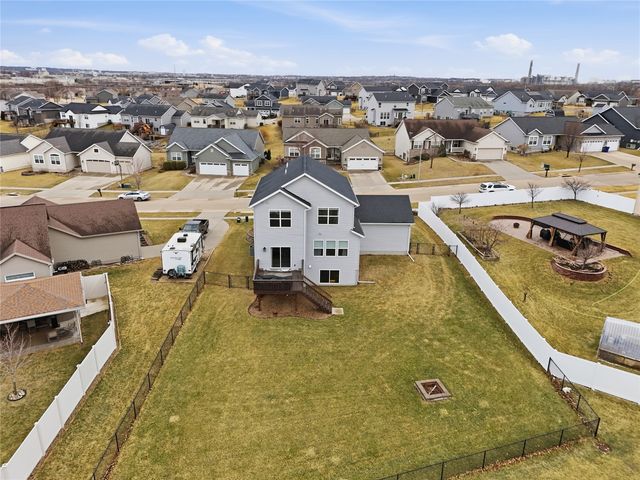 3014 Hillsboro Drive SW, Cedar Rapids, IA 52404