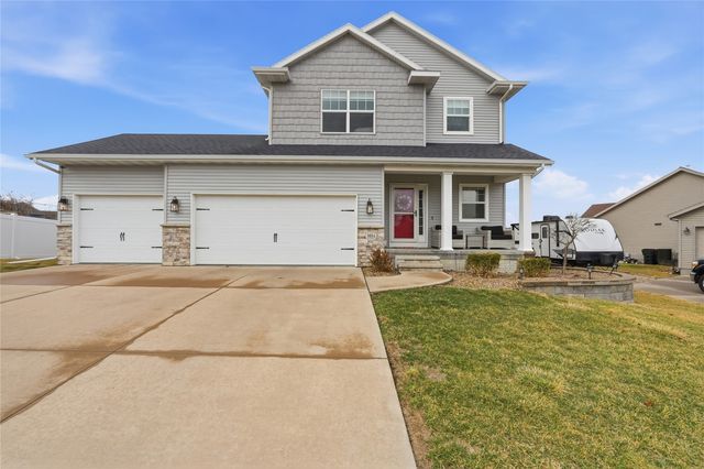 3014 Hillsboro Drive SW, Cedar Rapids, IA 52404