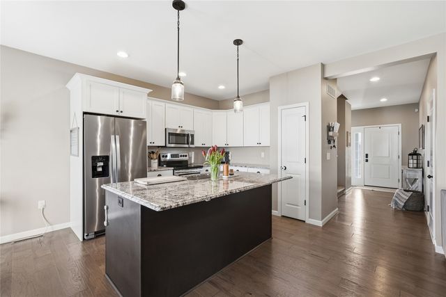 3014 Hillsboro Drive SW, Cedar Rapids, IA 52404