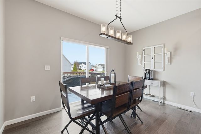 3014 Hillsboro Drive SW, Cedar Rapids, IA 52404