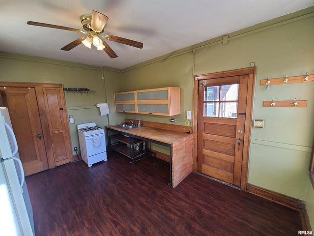 1622 18TH Avenue 24, Rock Island, IL 61201