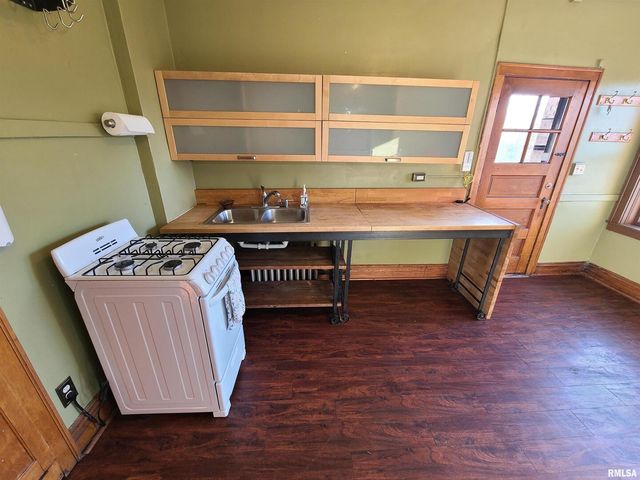 1622 18TH Avenue 24, Rock Island, IL 61201