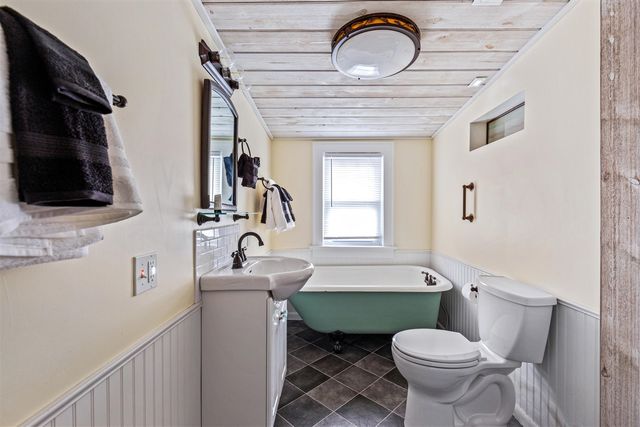 710 W Ludington Avenue, Ludington, MI 49431