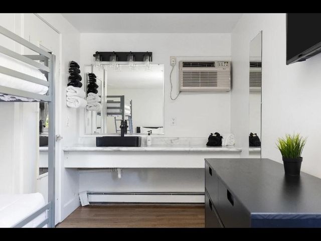 710 W Ludington Avenue, Ludington, MI 49431