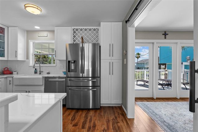 21815 Guadalupe Drive, Galveston, TX 77554