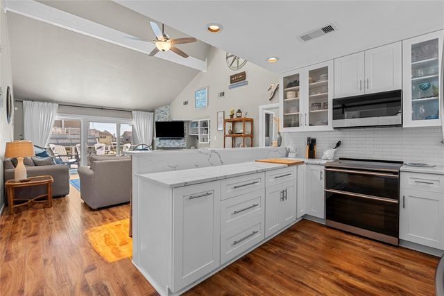 21815 Guadalupe Drive, Galveston, TX 77554