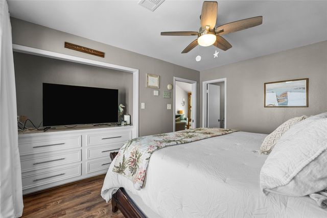 21815 Guadalupe Drive, Galveston, TX 77554