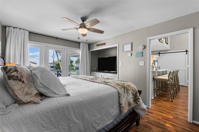 21815 Guadalupe Drive, Galveston, TX 77554