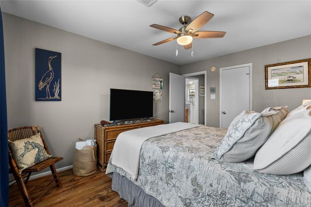 21815 Guadalupe Drive, Galveston, TX 77554