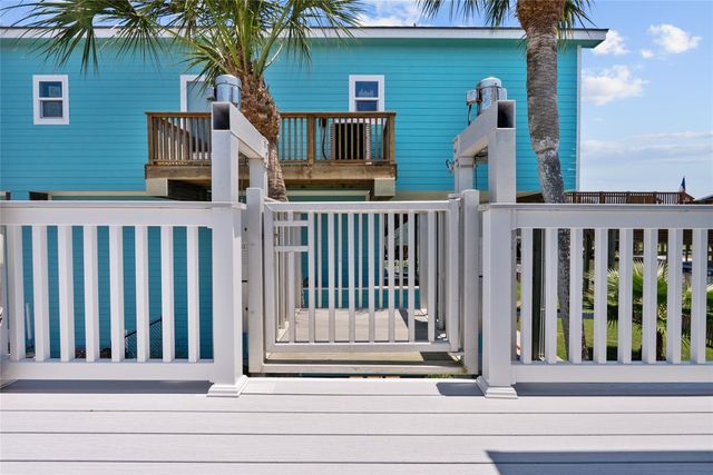 21815 Guadalupe Drive, Galveston, TX 77554