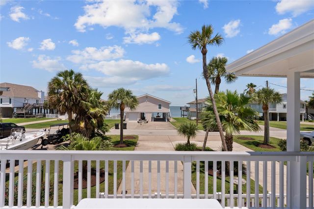 21815 Guadalupe Drive, Galveston, TX 77554