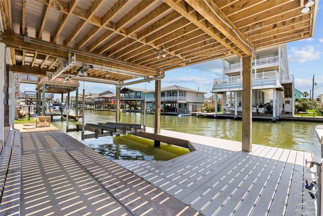 21815 Guadalupe Drive, Galveston, TX 77554