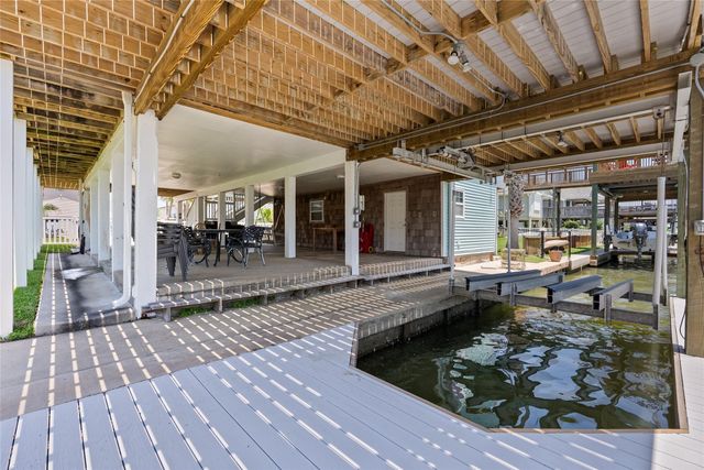 21815 Guadalupe Drive, Galveston, TX 77554