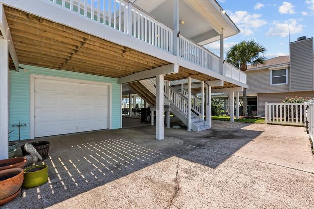 21815 Guadalupe Drive, Galveston, TX 77554