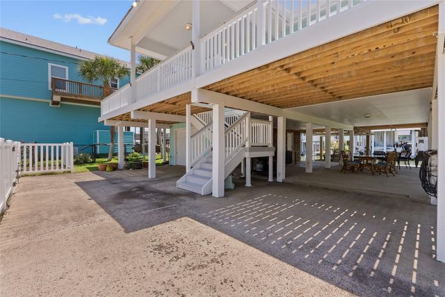 21815 Guadalupe Drive, Galveston, TX 77554